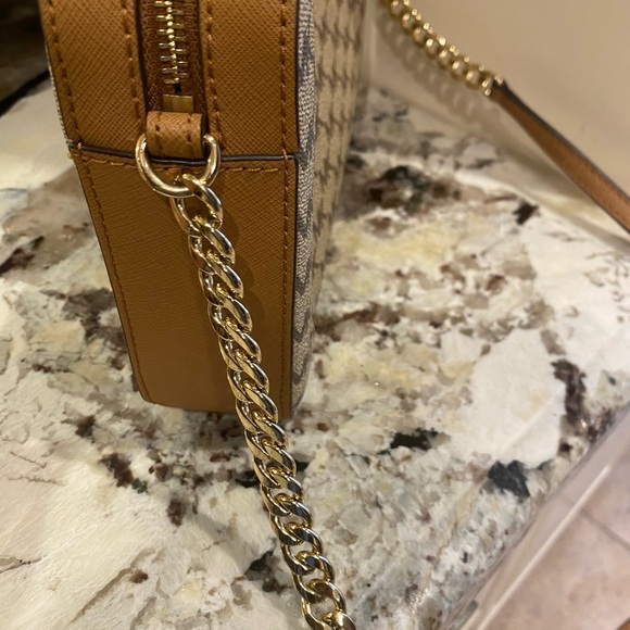 Michael Kors crossbody bag - Picture 9 of 9